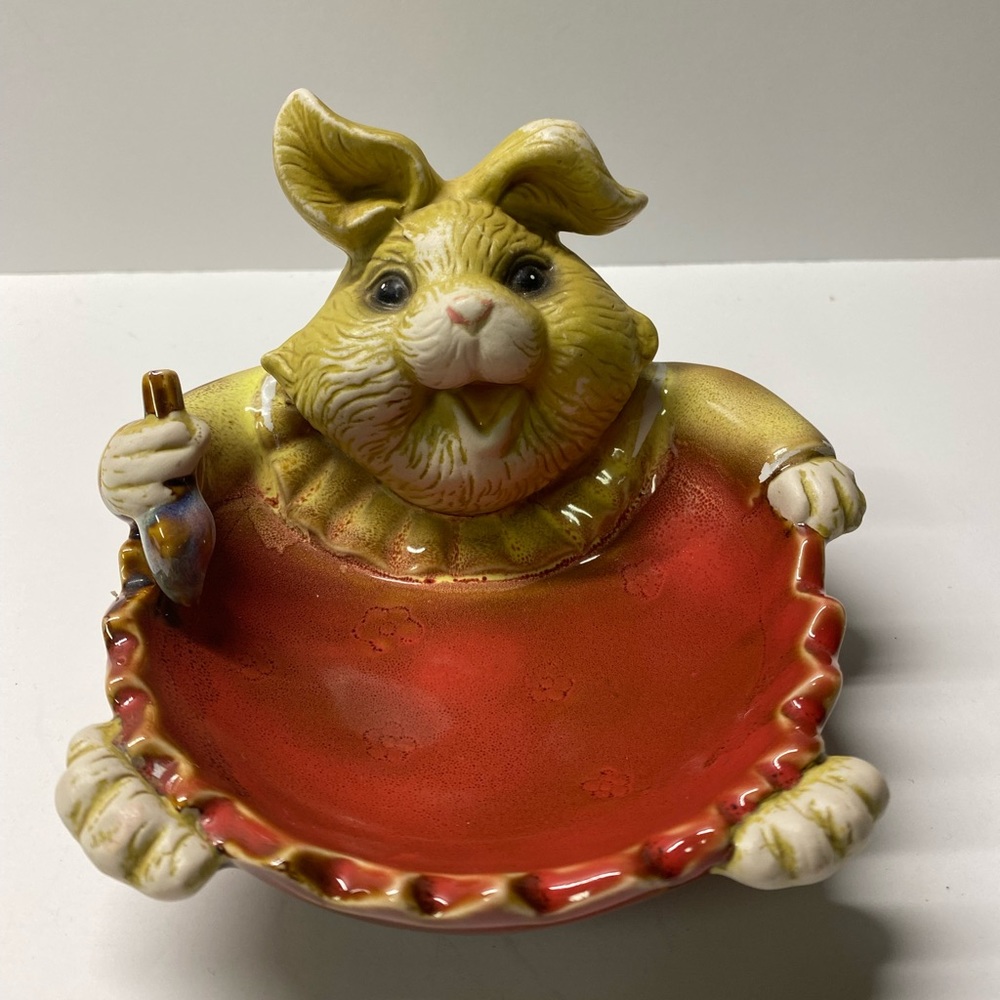 Bunny Rabbit Trinket ceramic dish Round Easter